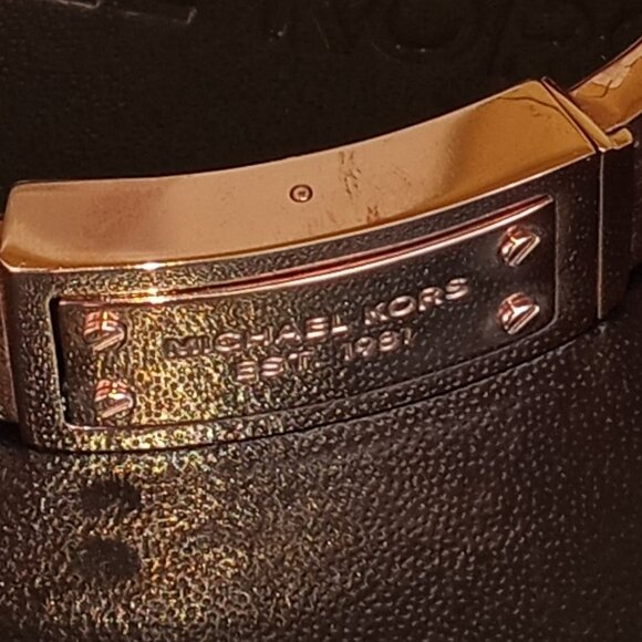 MK rose gold hinged bracelet - Picture 4 of 13